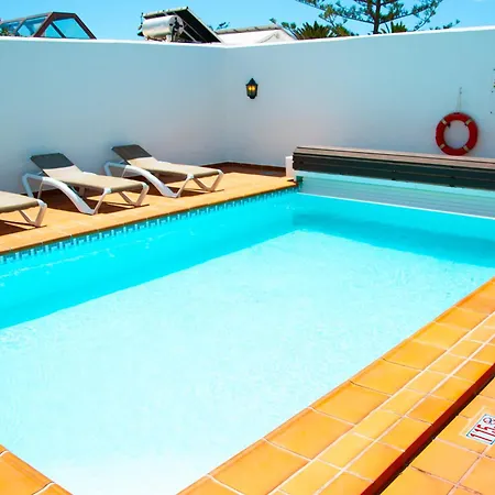 Villa Conil With Heated Pool And Air Conditioning *