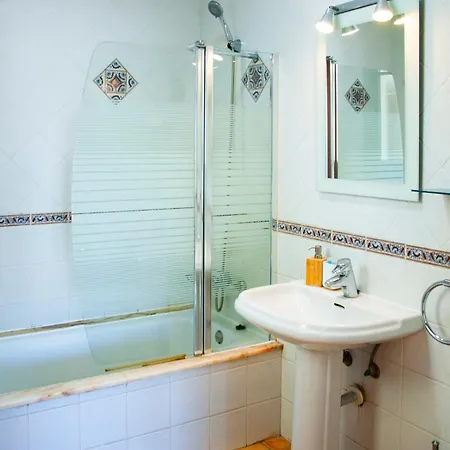 Conil With Heated Pool And Air Conditioning